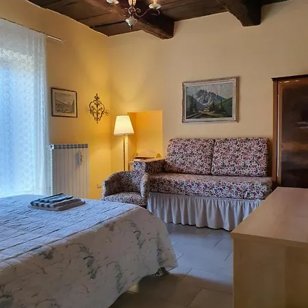 Il Casolare Del Medio Olona Bed & Breakfast